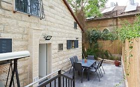 A Private Luxurious Villa In The German Colony!